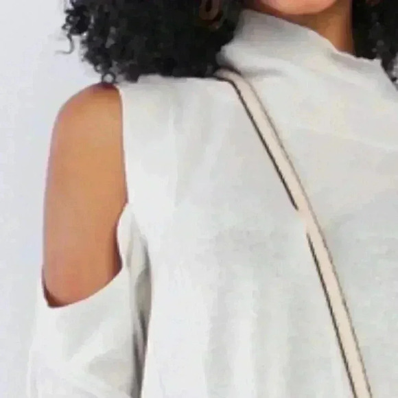 HITS JUST RIGHT Oversized Sweater - Picture 4 of 6
